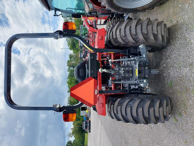 Tractors  Massey Ferguson MF1835EH Photo